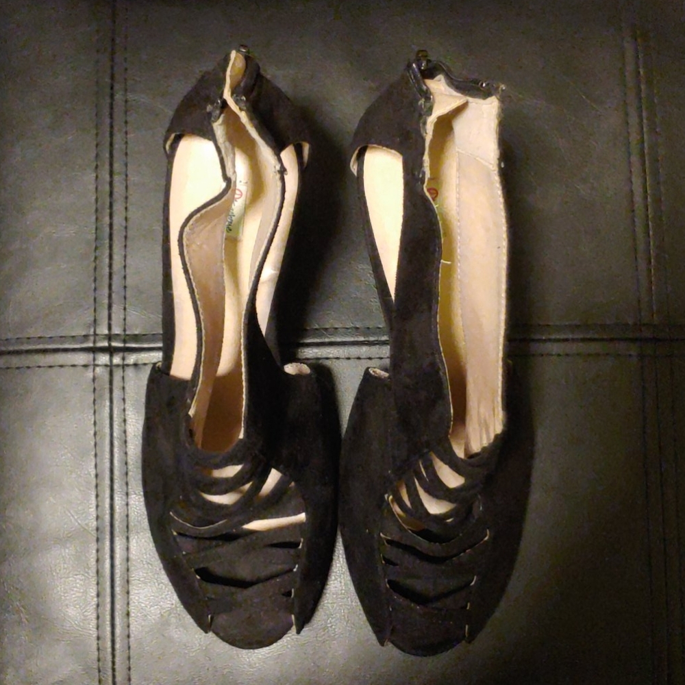 Faux-suede pumps